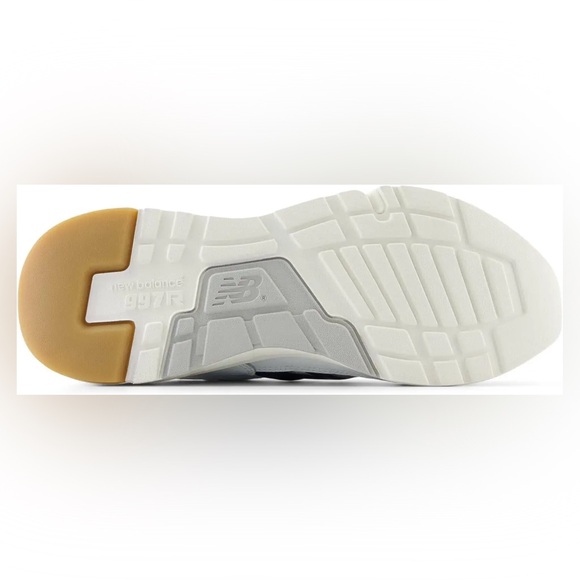 Women’s New Balance 997R White and Black Athletic  Shoes NIB - Picture 13 of 14